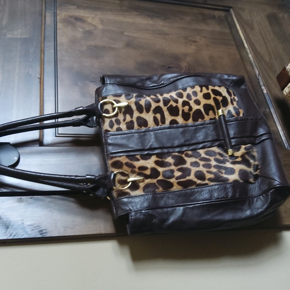 Hype genuine leather with calf hair.